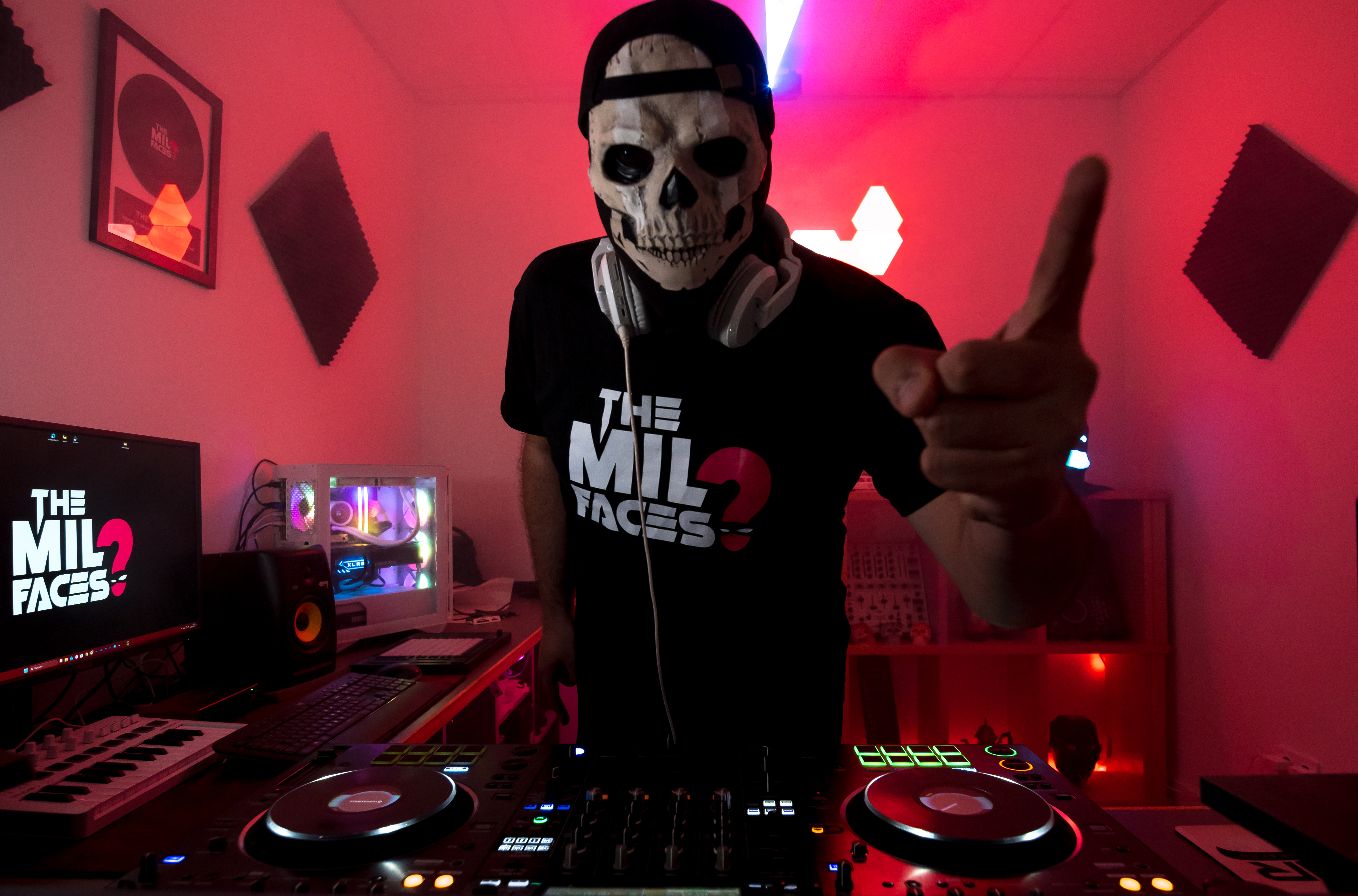 The Mil Faces foto 6